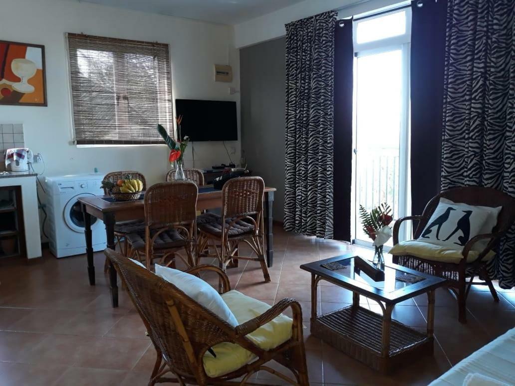 Pereybere Marlin Studio Apartment Pereybere Beach Екстериор снимка